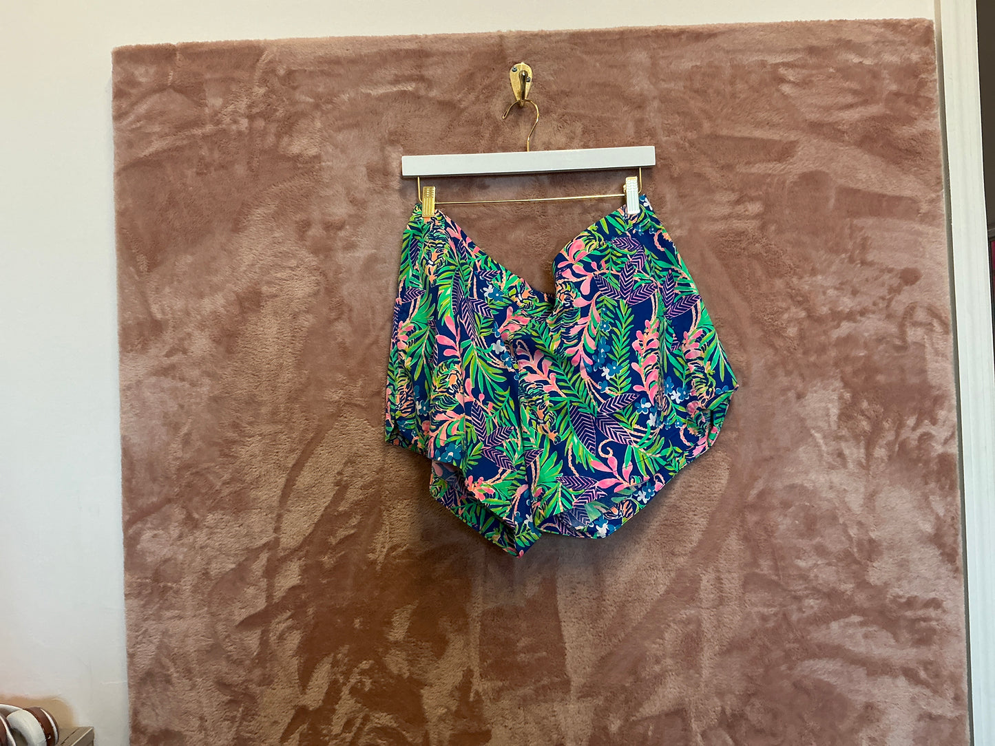 Lilly Pulitzer Short - Size XL