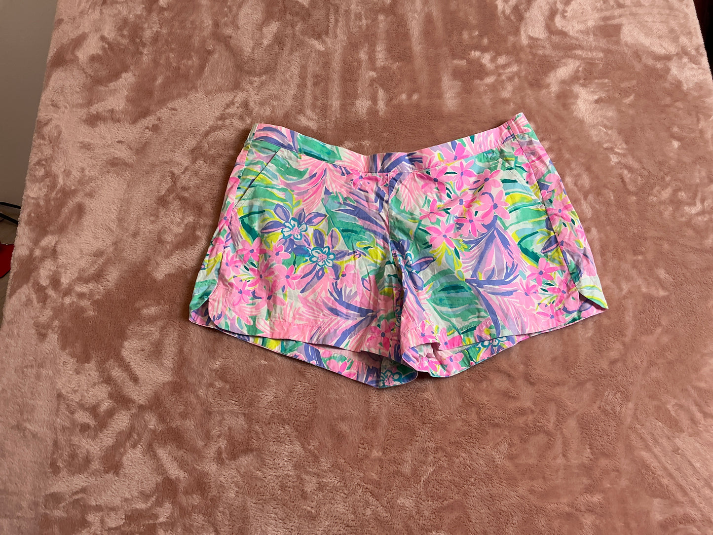Lilly Pulitzer Shorts - Size XL