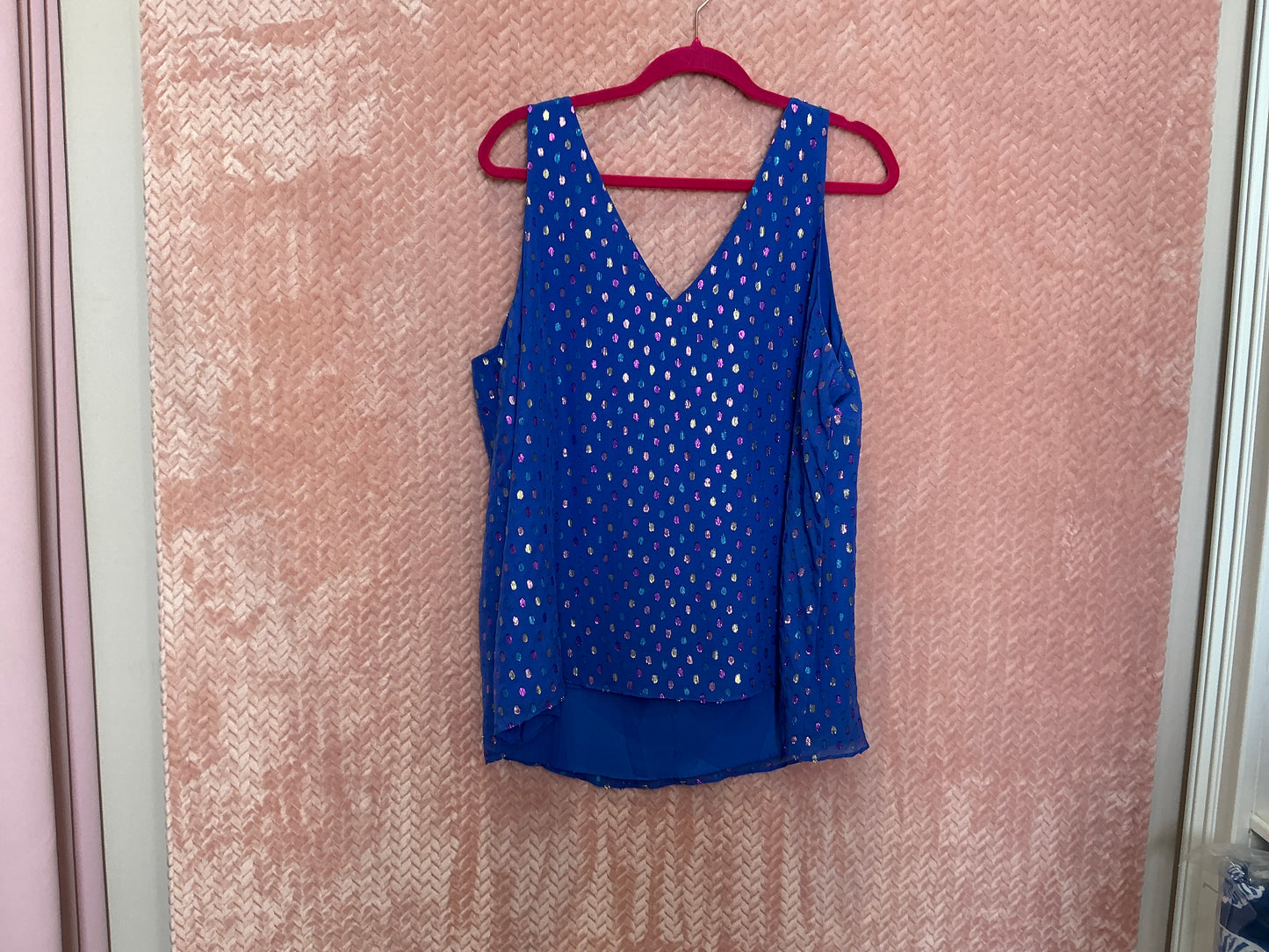 Lilly Pulitzer Top NWT - Florin Silk Sleeveless V-Neck - Iris Blue - Moroccan Metallic Clip - Size XL