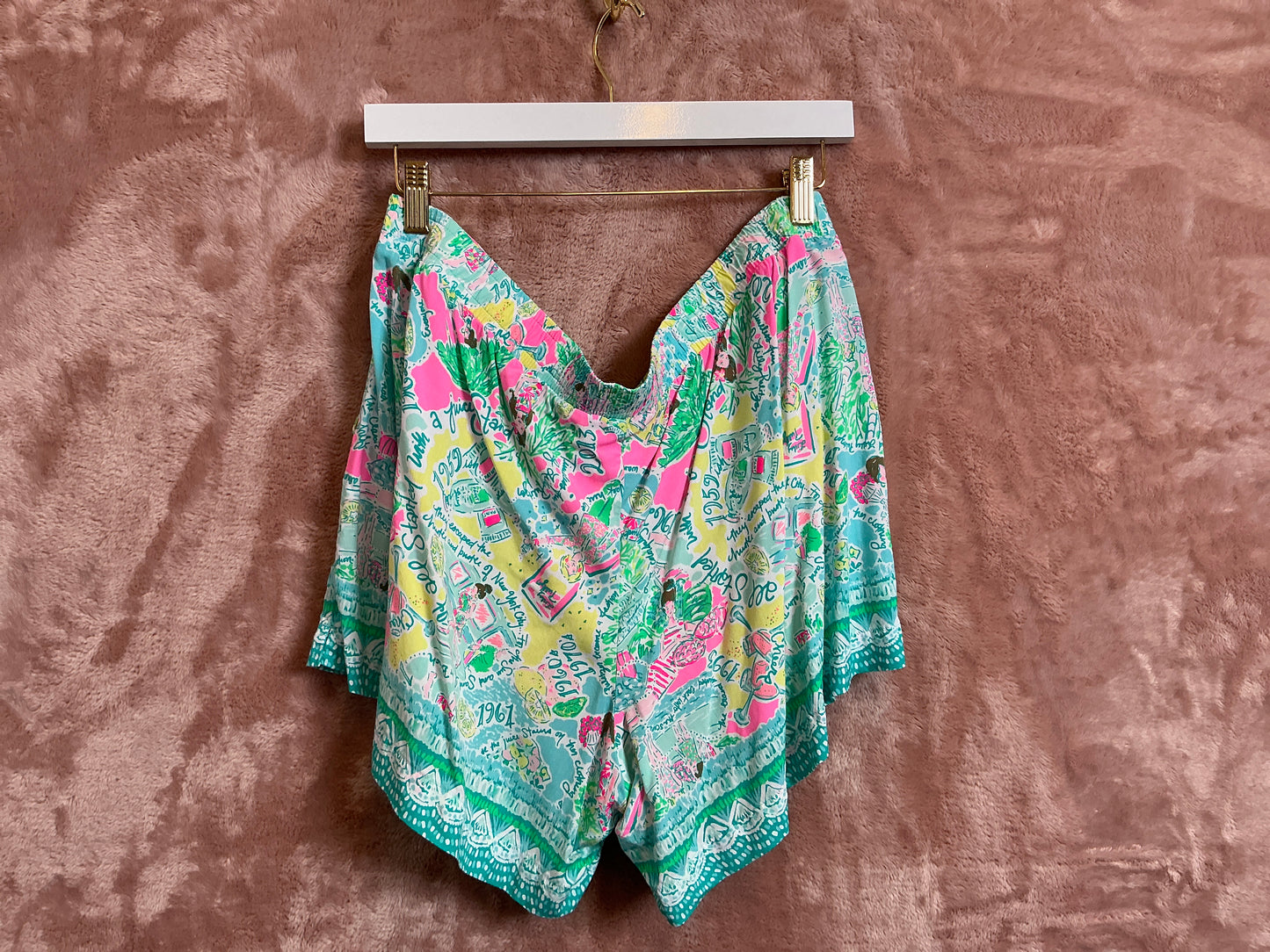 Lilly Pulitzer Shorts - Size XL