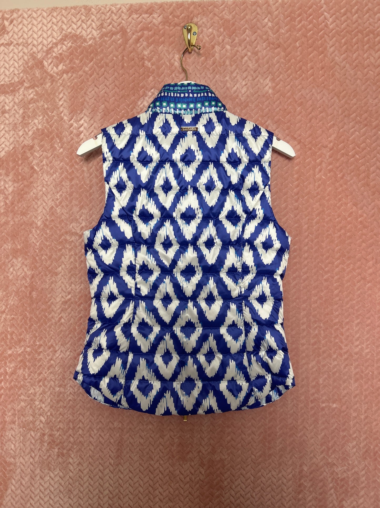Lilly Pulitzer NWT Essia Masterpiece Puffer Oh My Cod Engineered Vest - Size S