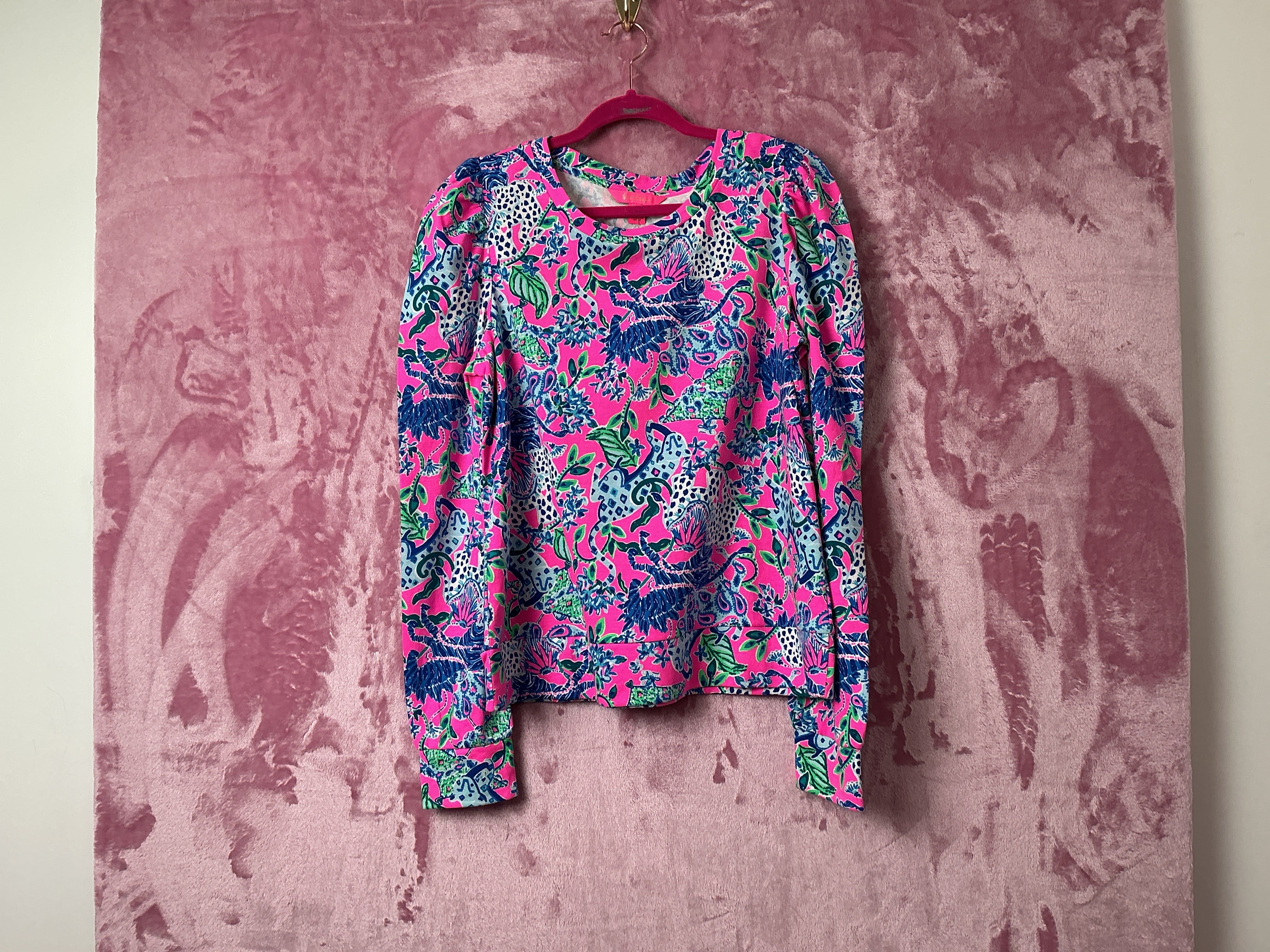 Lilly Pulitzer NWT Jansen Sweatshirt Plumeria Pink Untamed Hearts Top - Size L