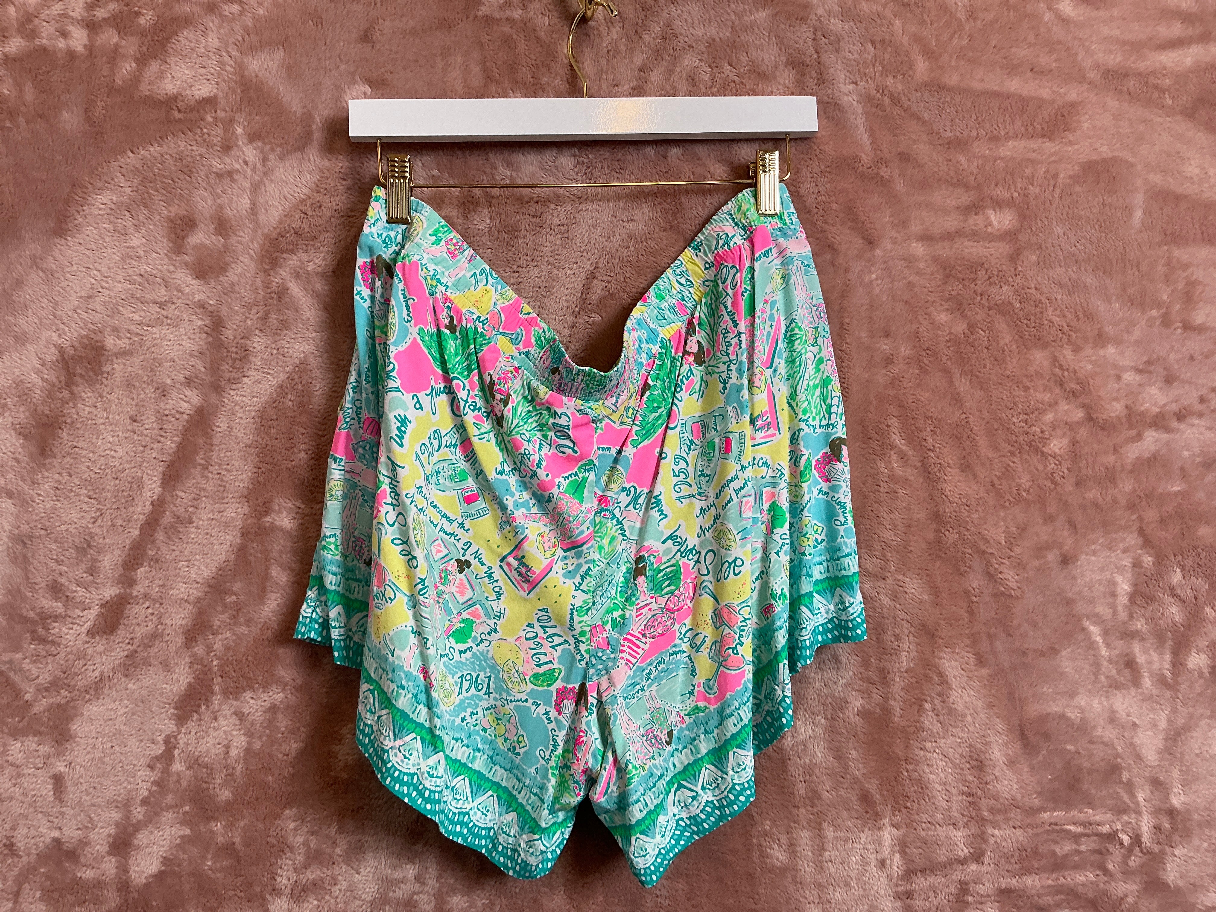Lilly Pulitzer Shorts - Size XL