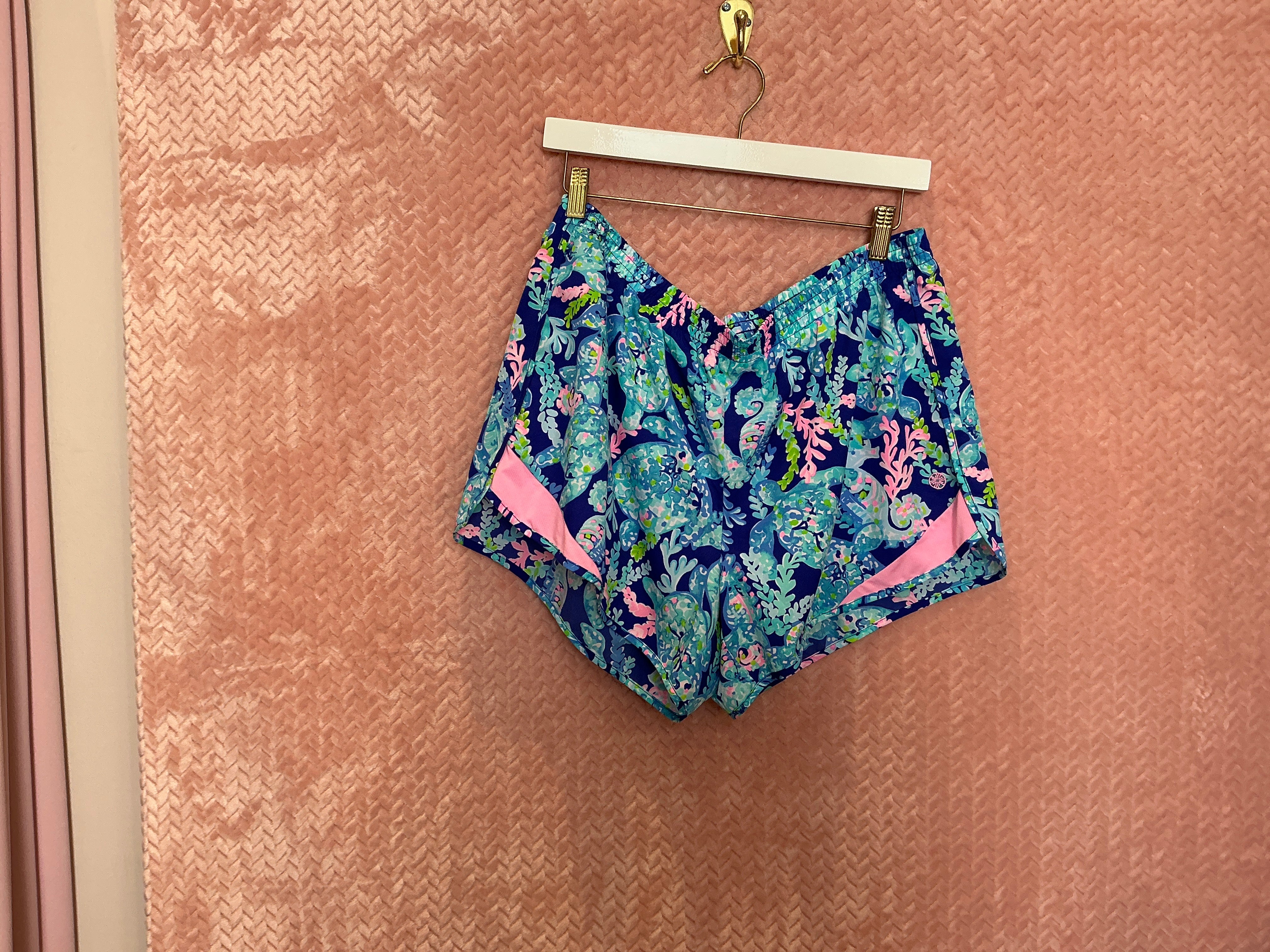 Lilly Pulitzer Short - Size XL