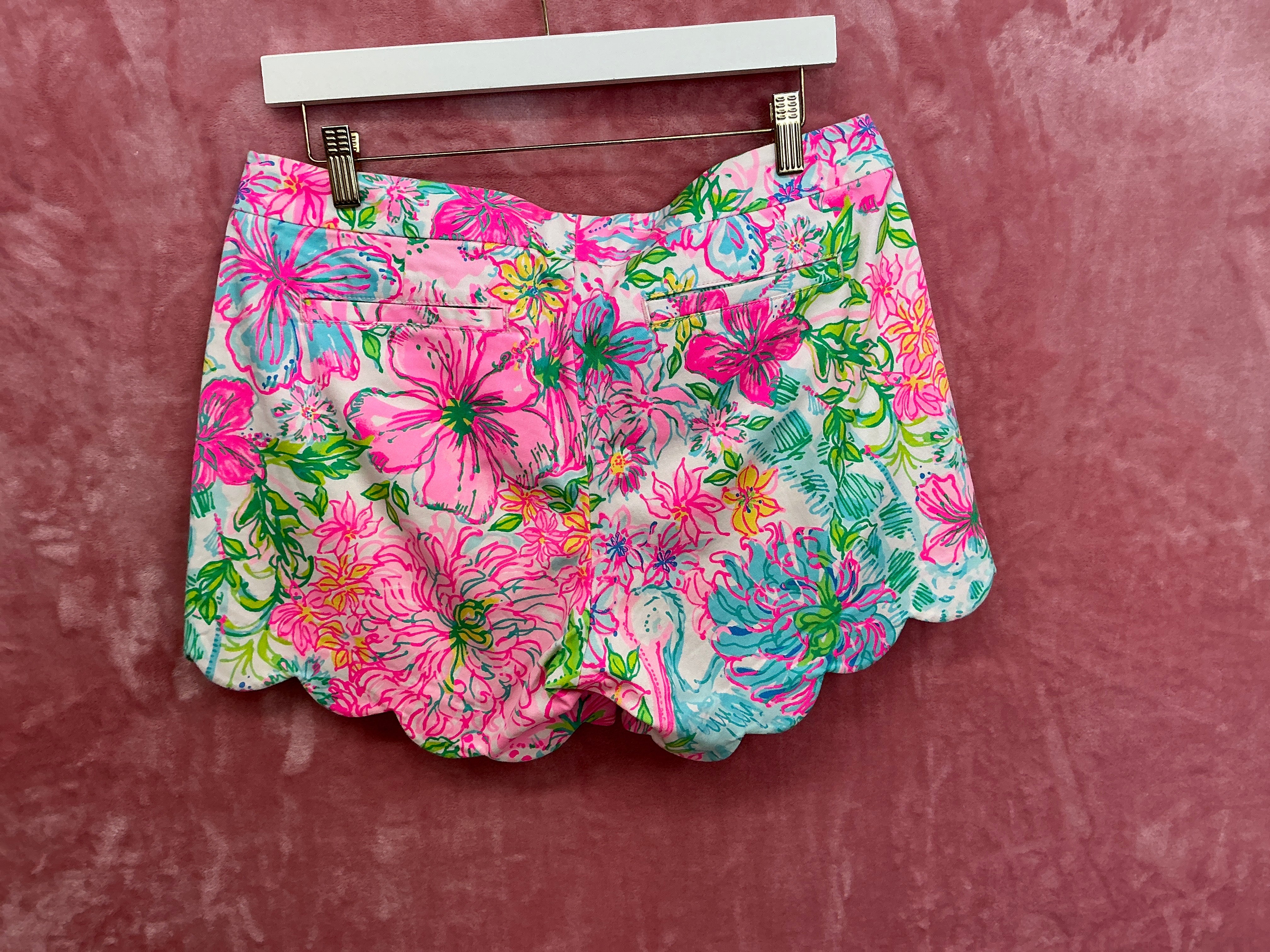 Lilly Pulitzer Short Size 8