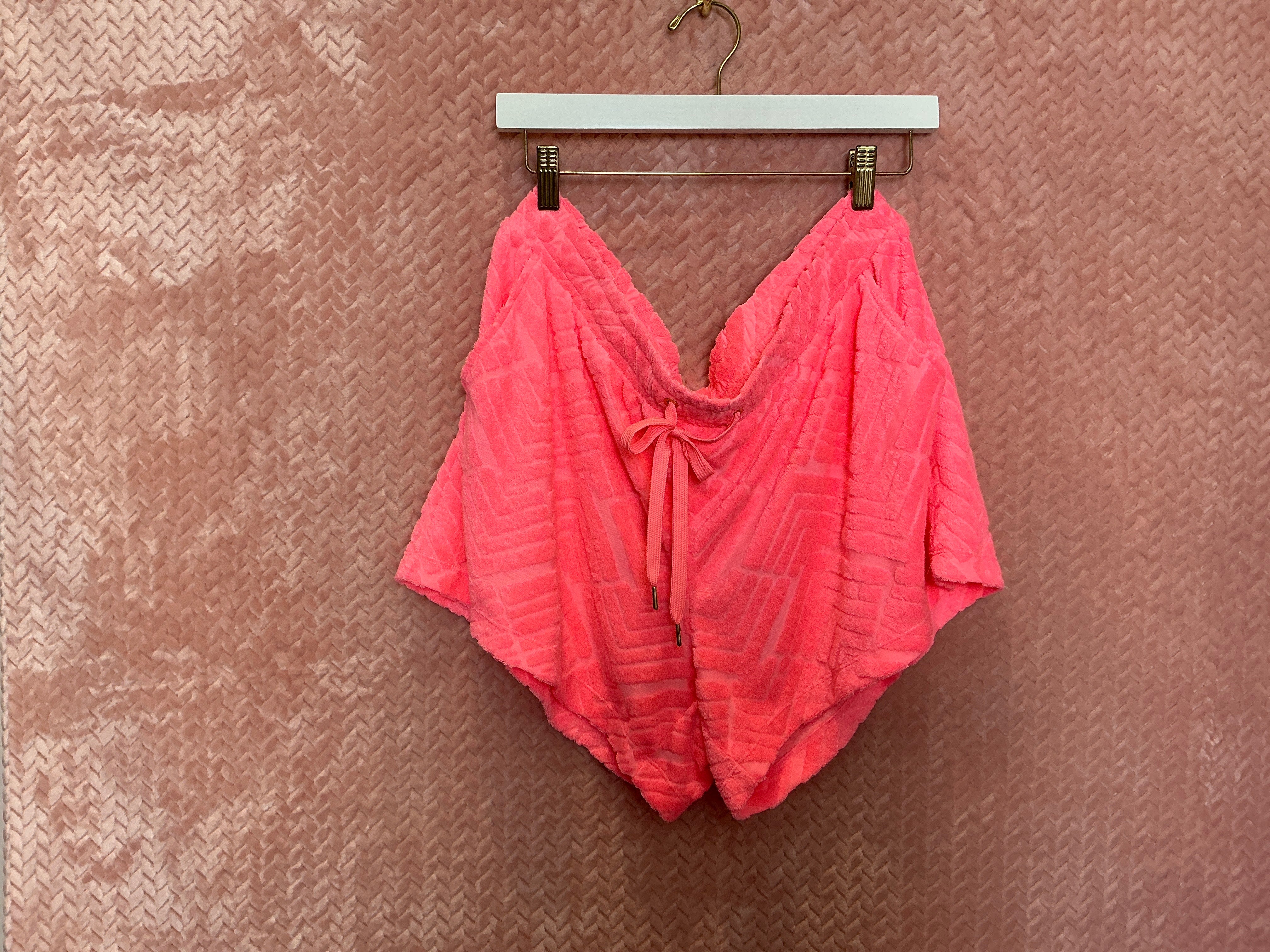 Lilly Pulitzer Short NWT - Peppi Knit Short - Sunrise Coral - Lilly Zig Zag - Size XL