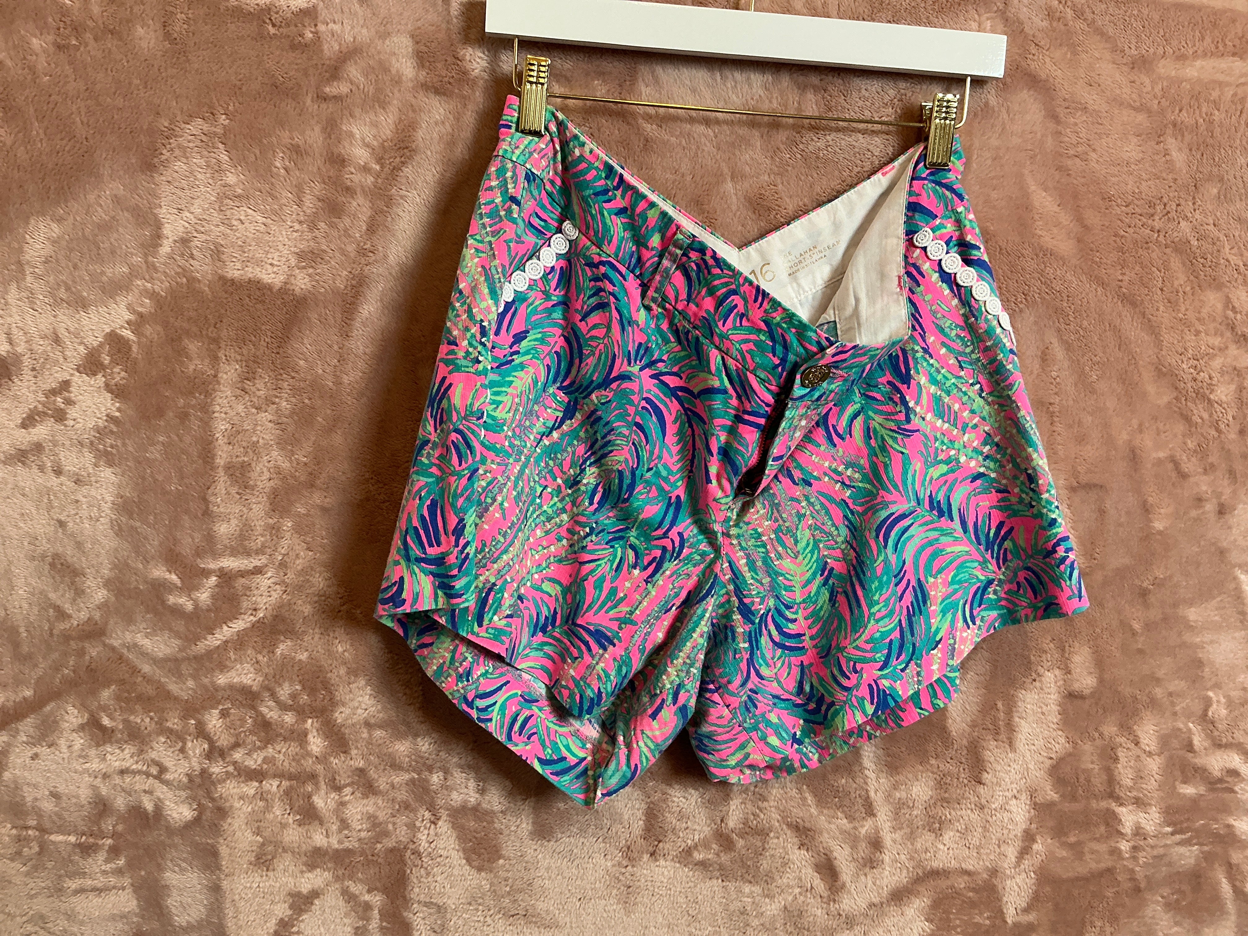 Lilly Pulitzer Short - Size 16