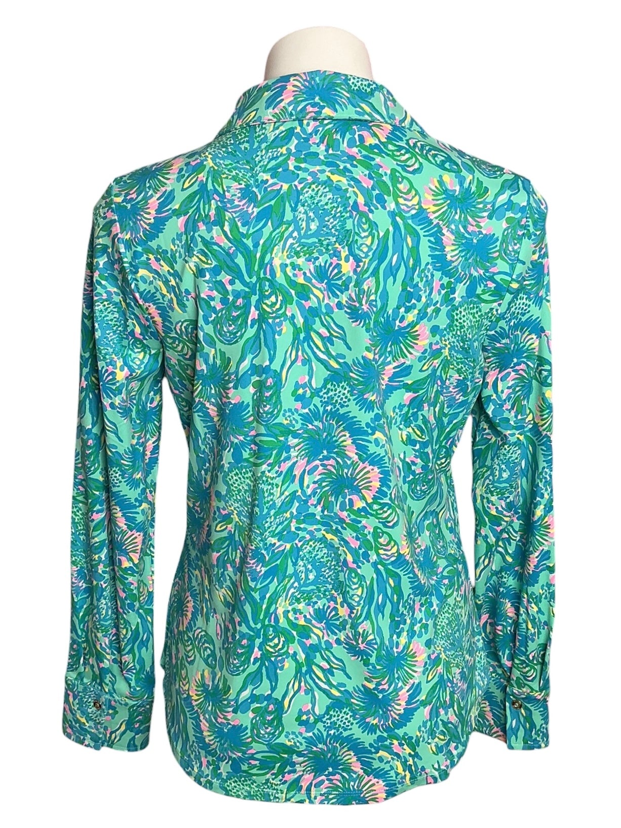 Lilly Pulitzer NWT Marlena UPF 50+ Button Surf Blue Coral Of The Story - Size M