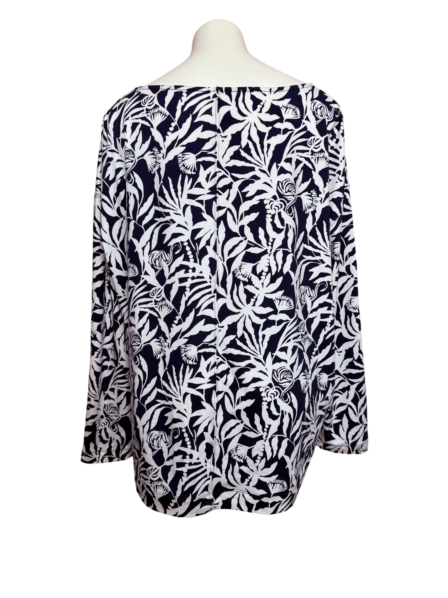 Lilly Pulitzer-  Karessa UPF 50+ Top Low Tide Navy Flocking To Paradise Size XXL
