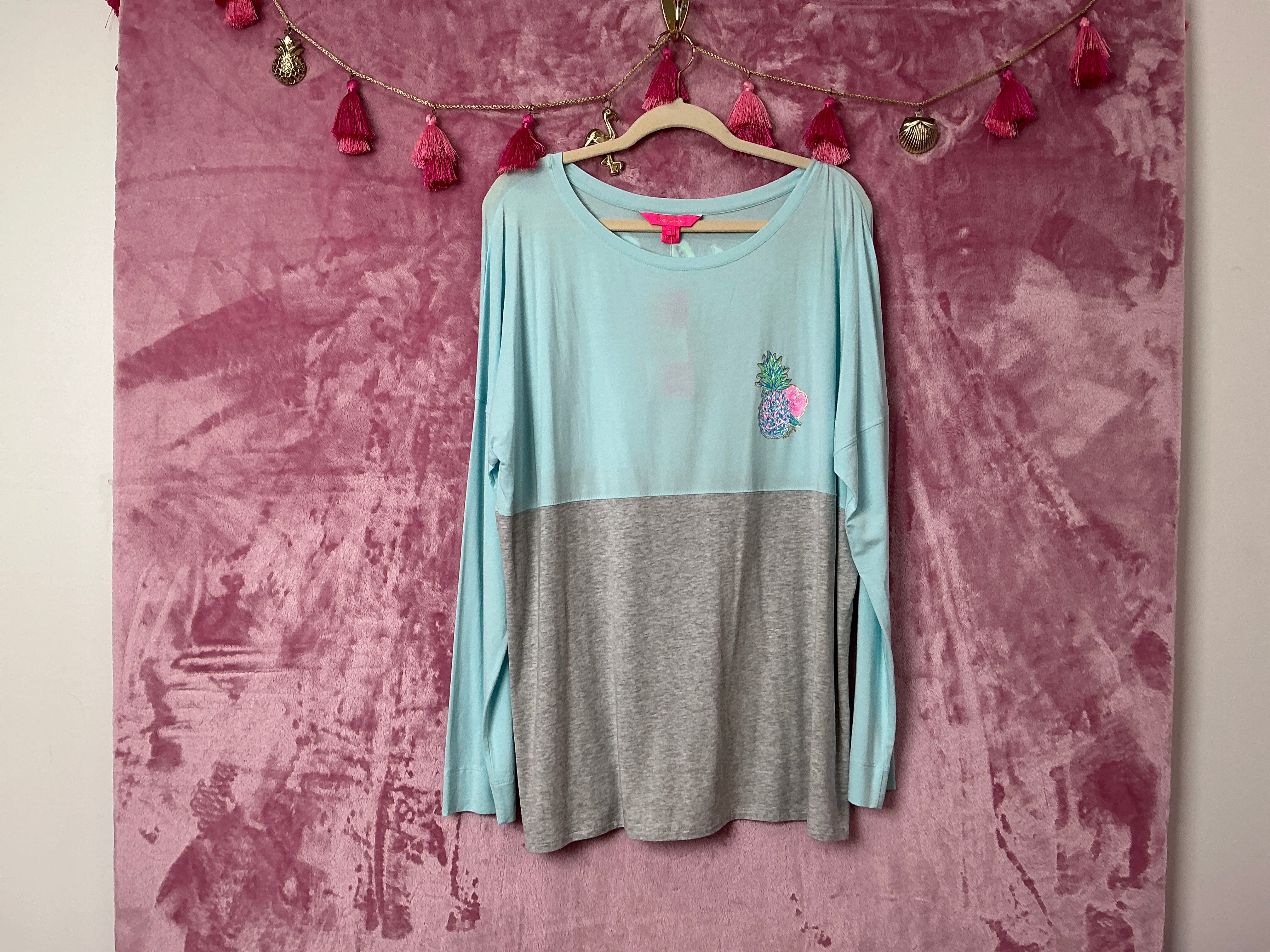 Lilly Pulitzer NWT Finn Top Swizzle In XX Lilly Finn Graphic - Size XL