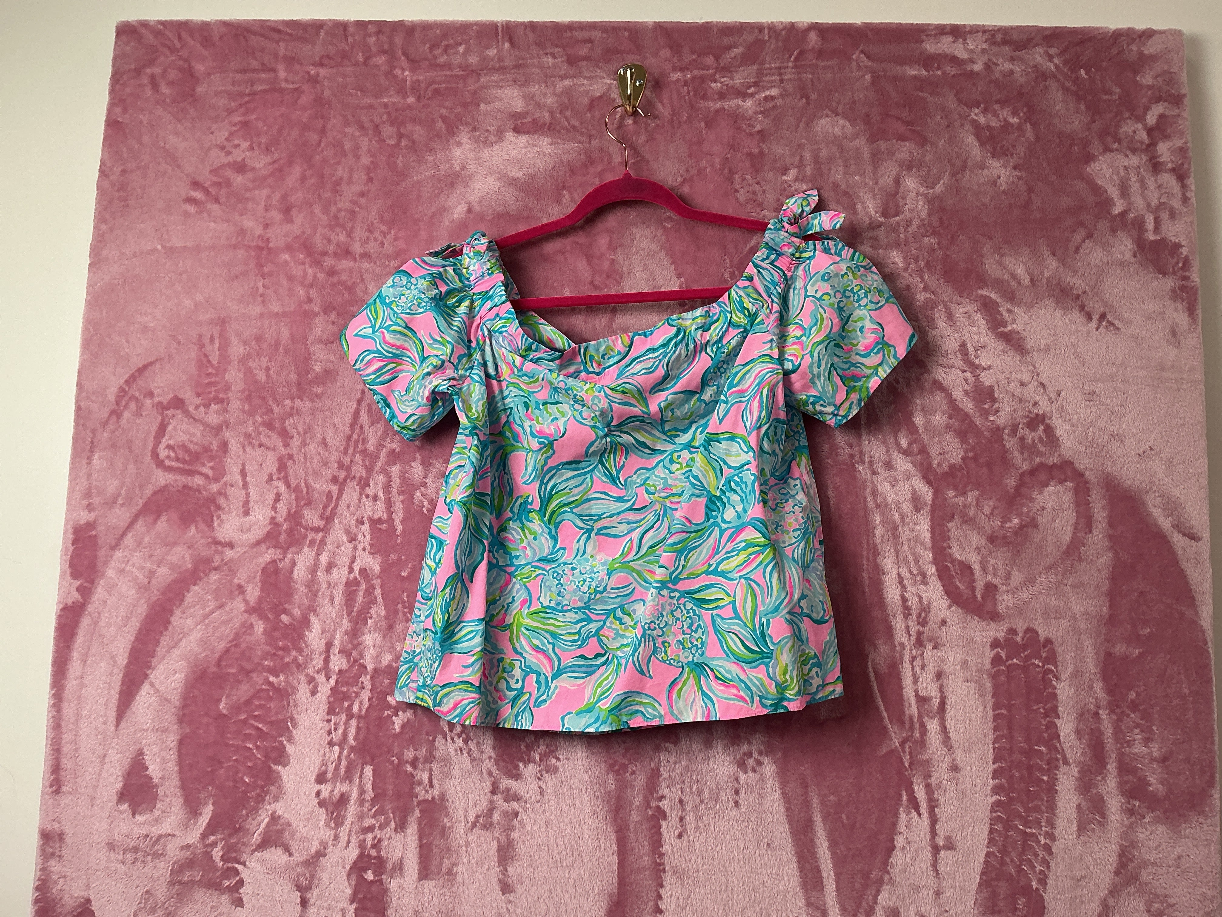 Lilly Pulitzer Short Sleeve Top - Size M