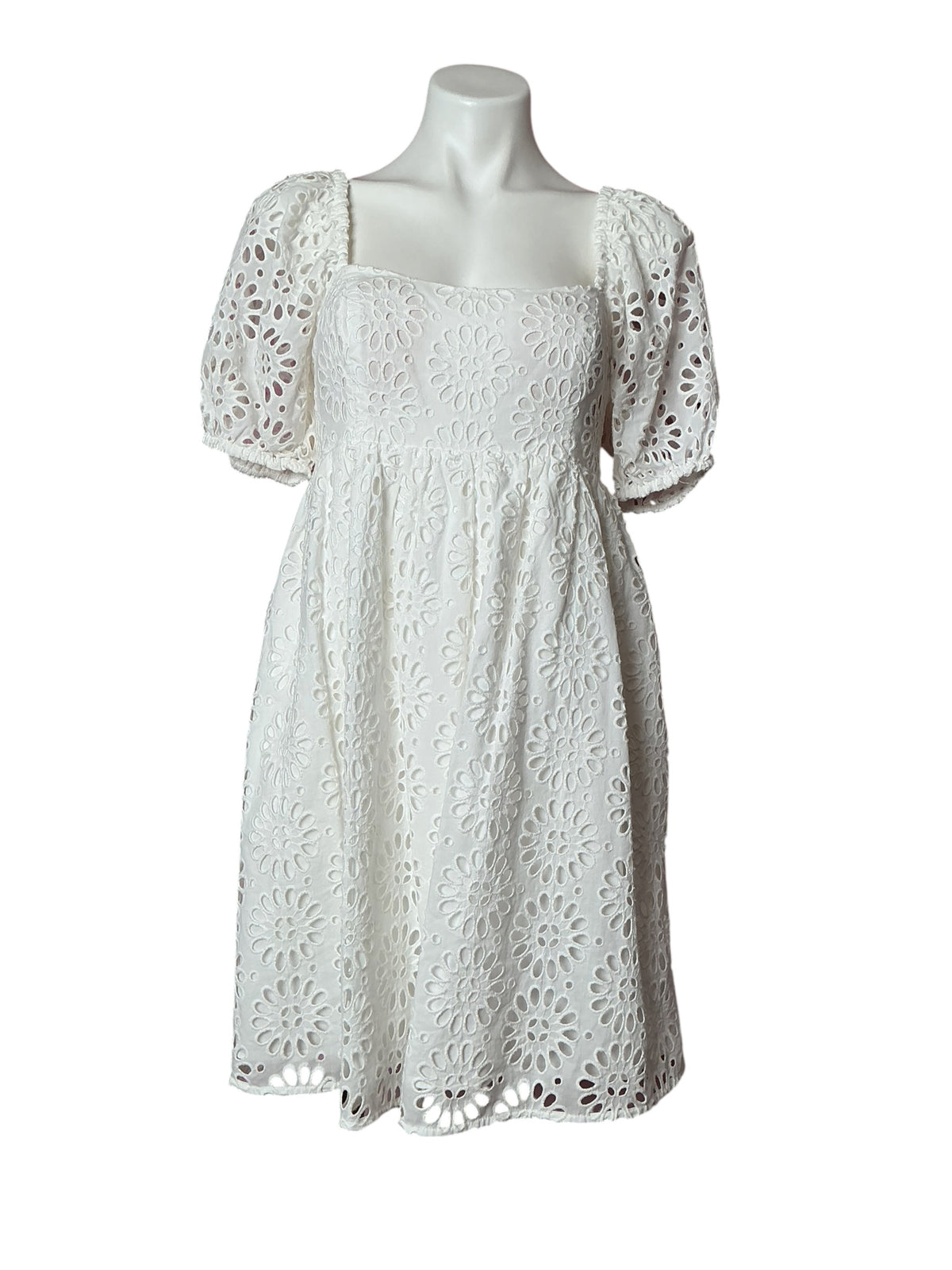 Lilly Pulitzer Kay Short Sleeve Eyelet Dress - Resort White Oversized Pinwheel Eyelet - Size 2