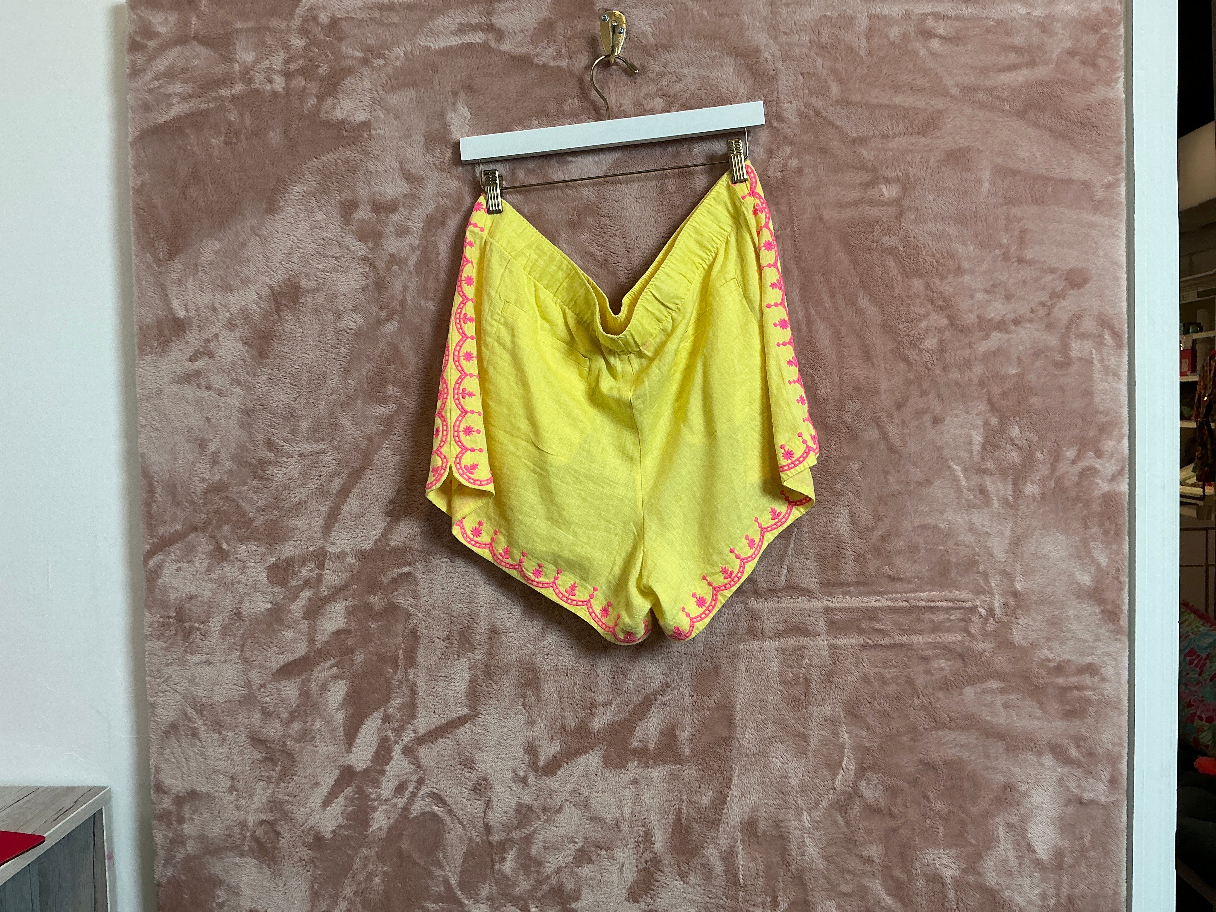 Lilly Pulitzer Short - Size XL