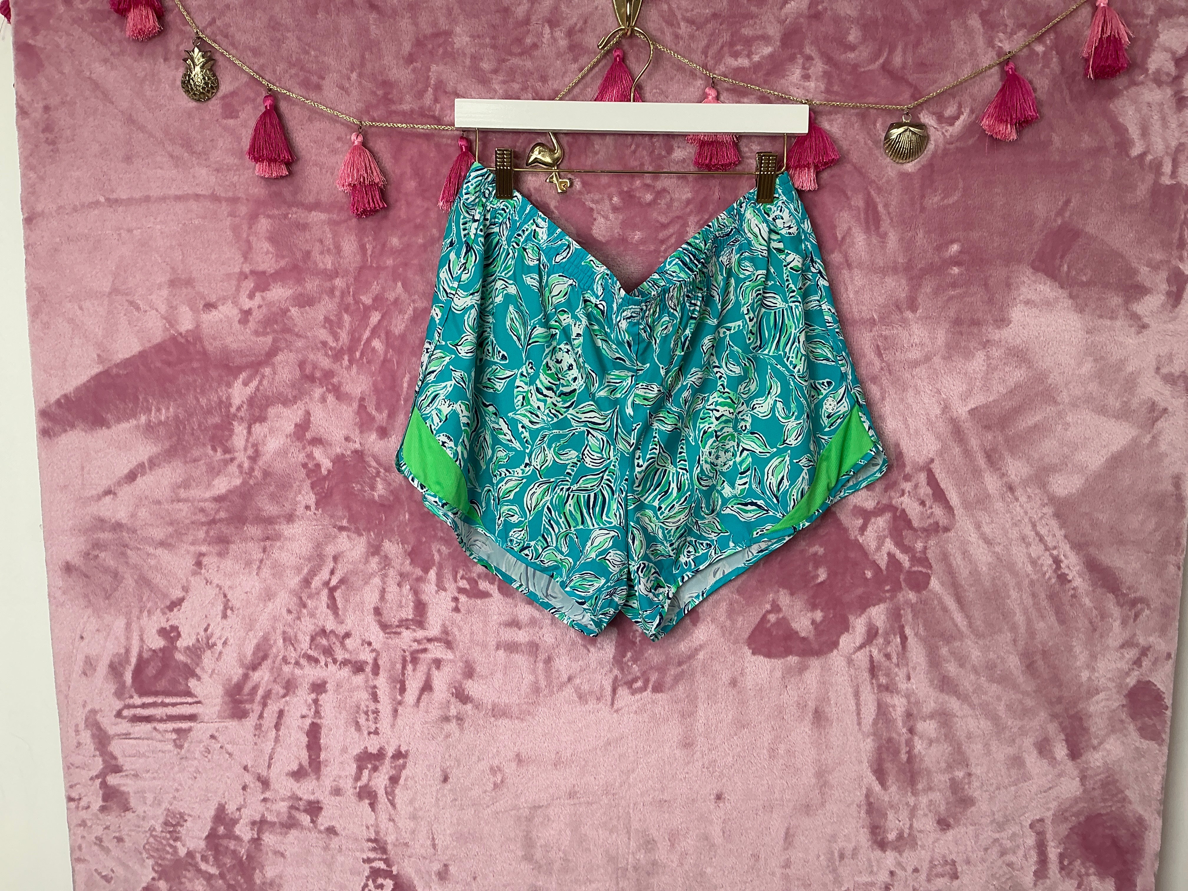 Lilly Pulitzer Short - Size XL