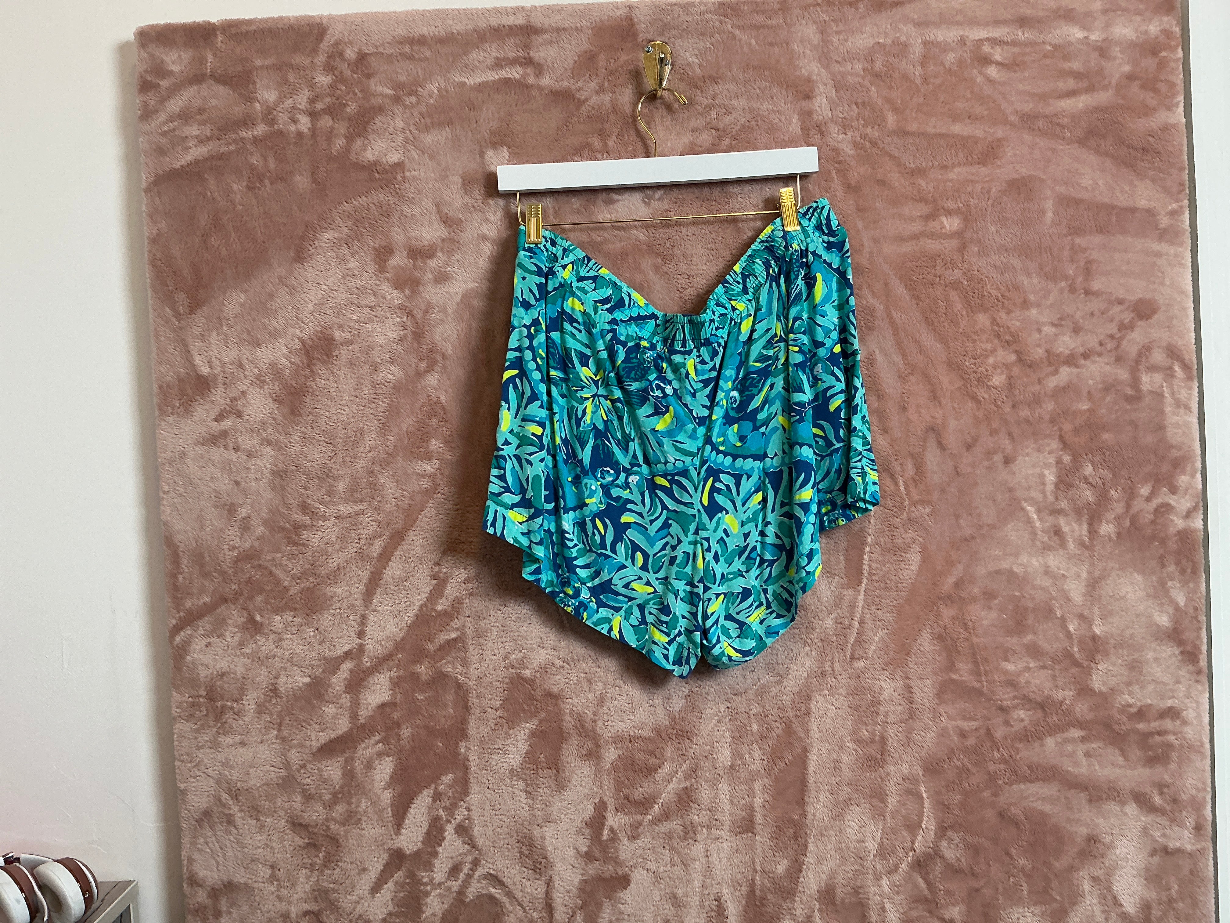 Lilly Pulitzer Short - Size Xl