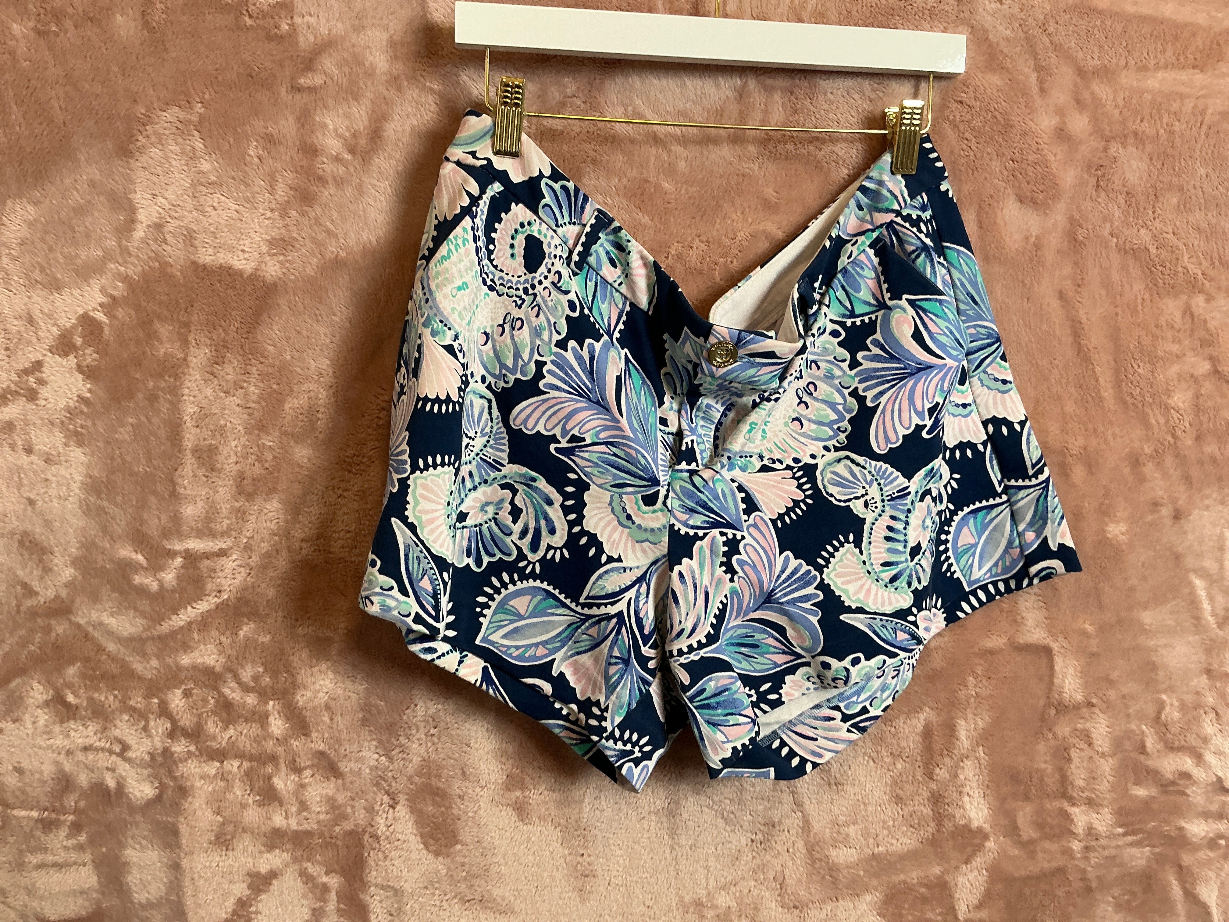 Lilly Pulitzer Short - Size 16