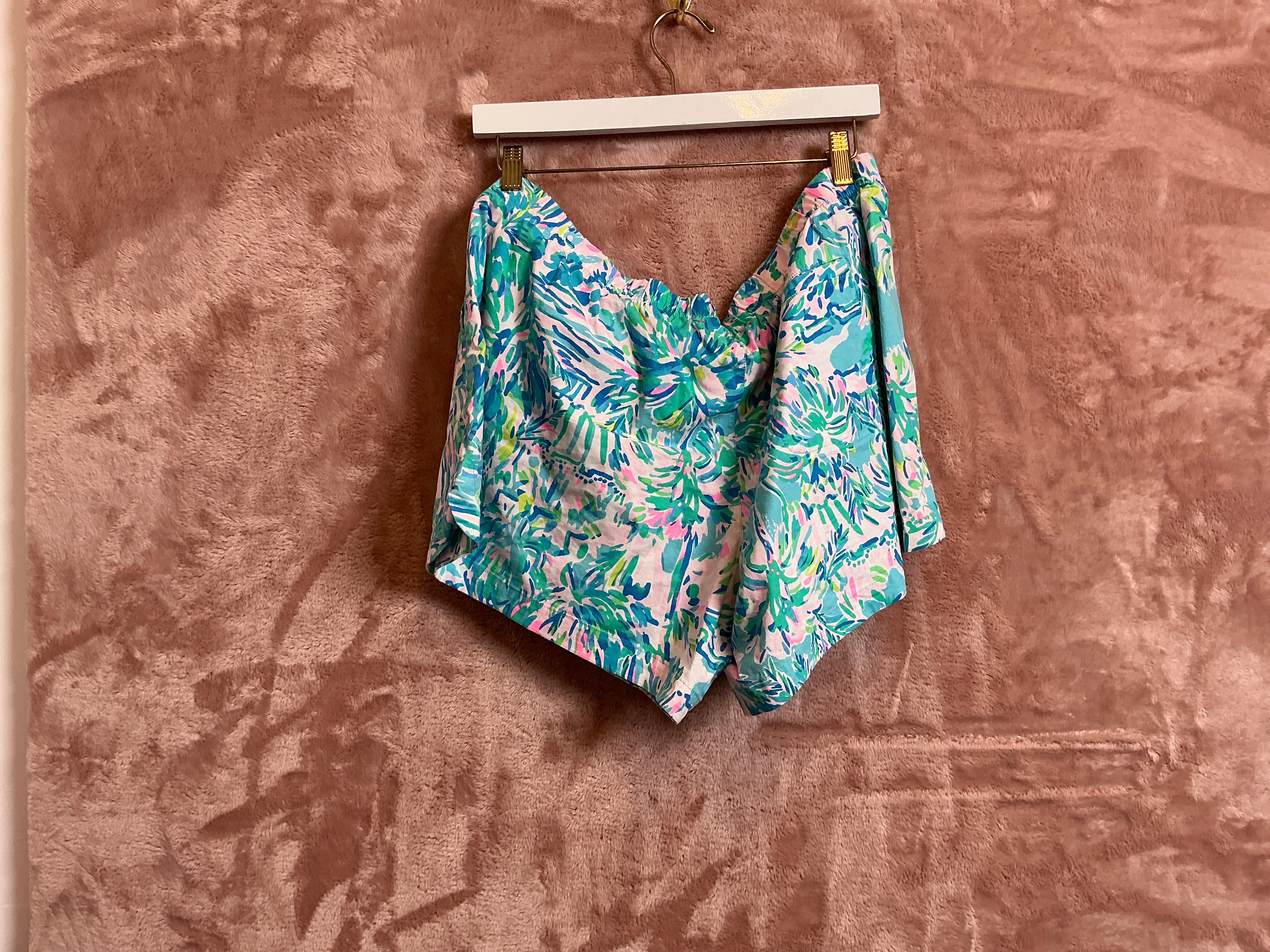 Lilly Pulitzer Short - Size XL