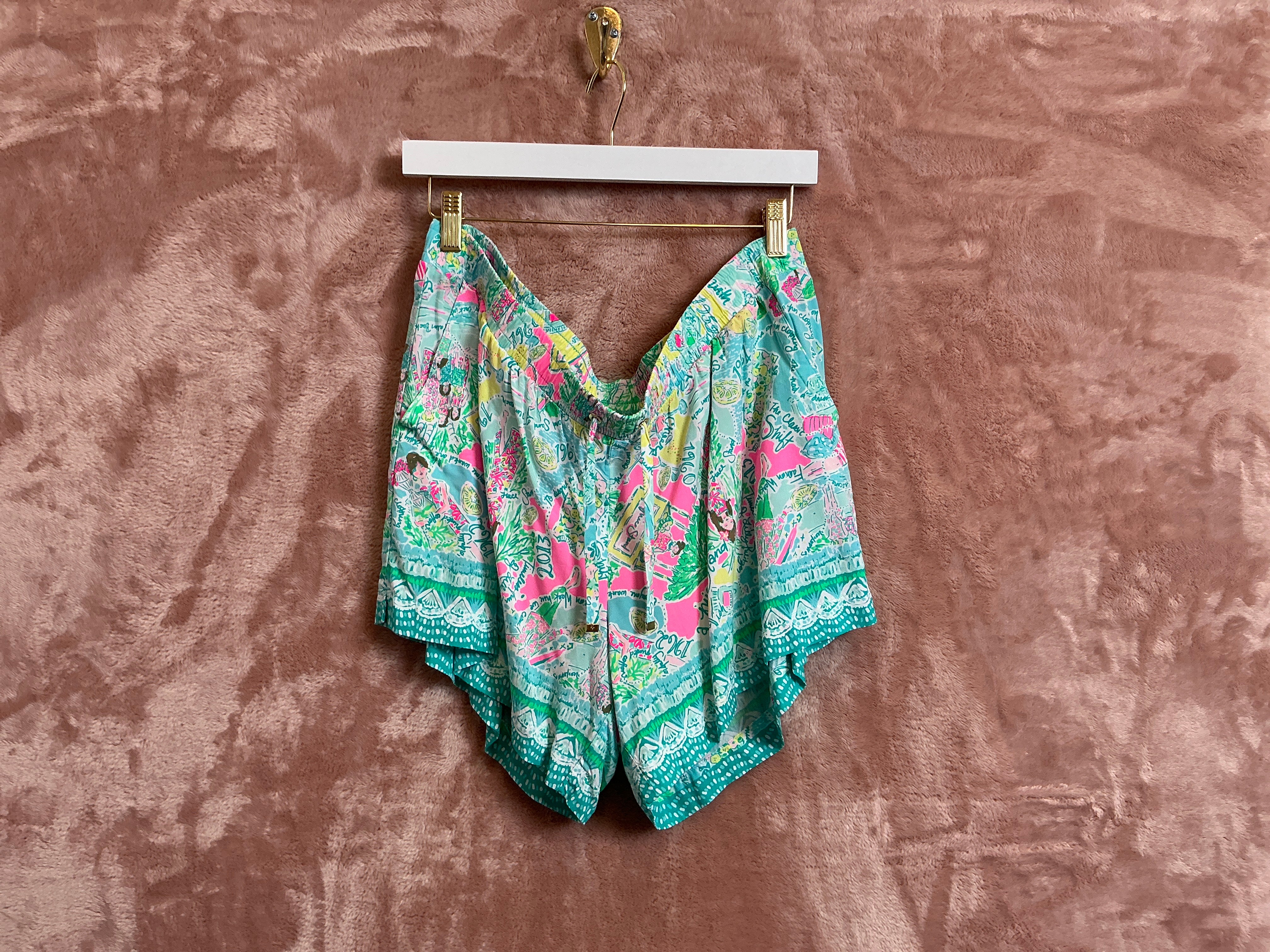 Lilly Pulitzer Shorts - Size XL