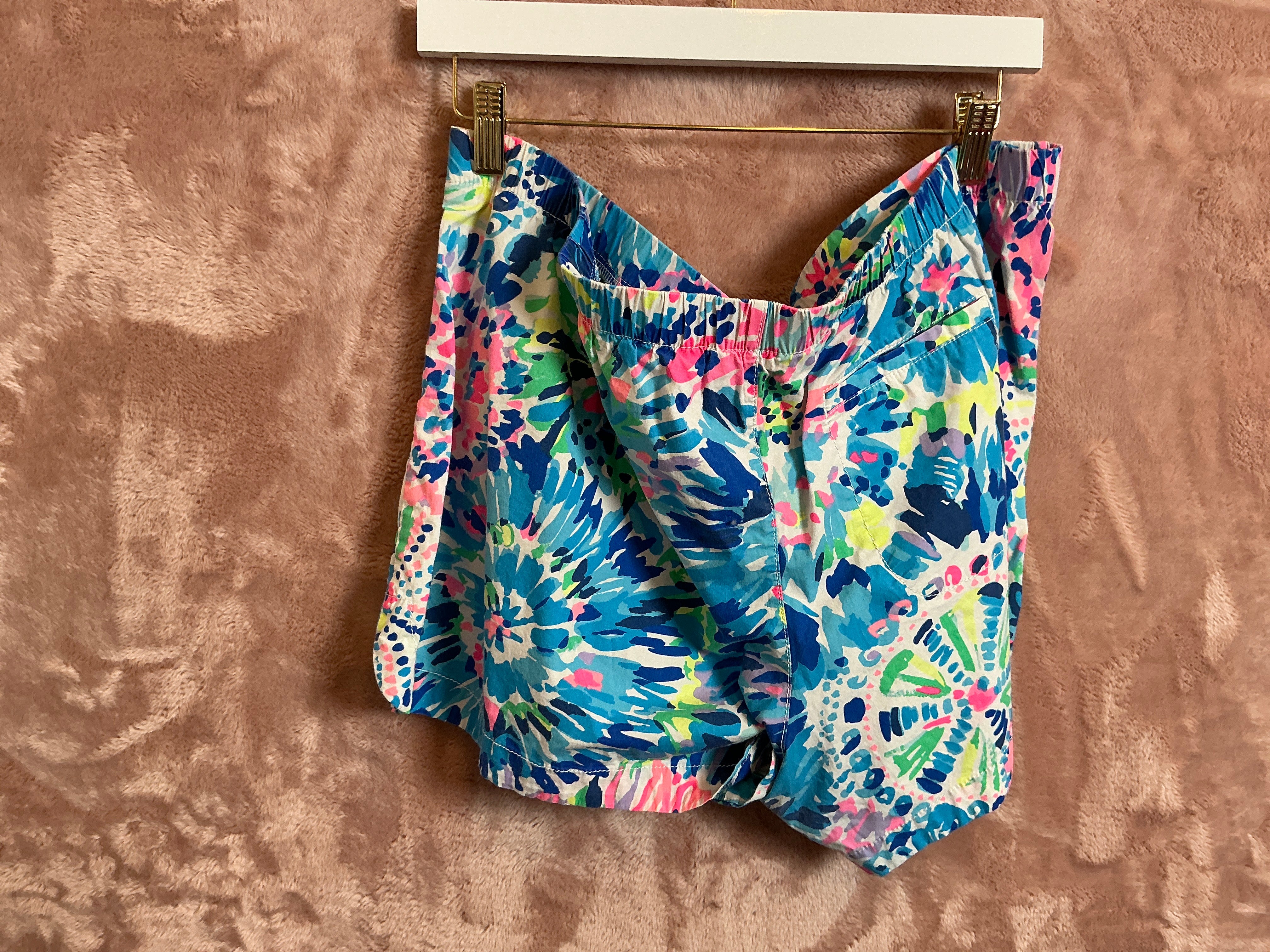 Lilly Pulitzer Short - Size XL