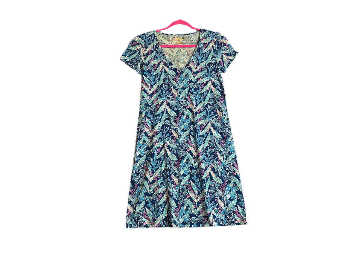 Lilly Pulitzer Etta V-Neck Short Sleeve Dress in the "Barton Blue Star Gazing" print - XS