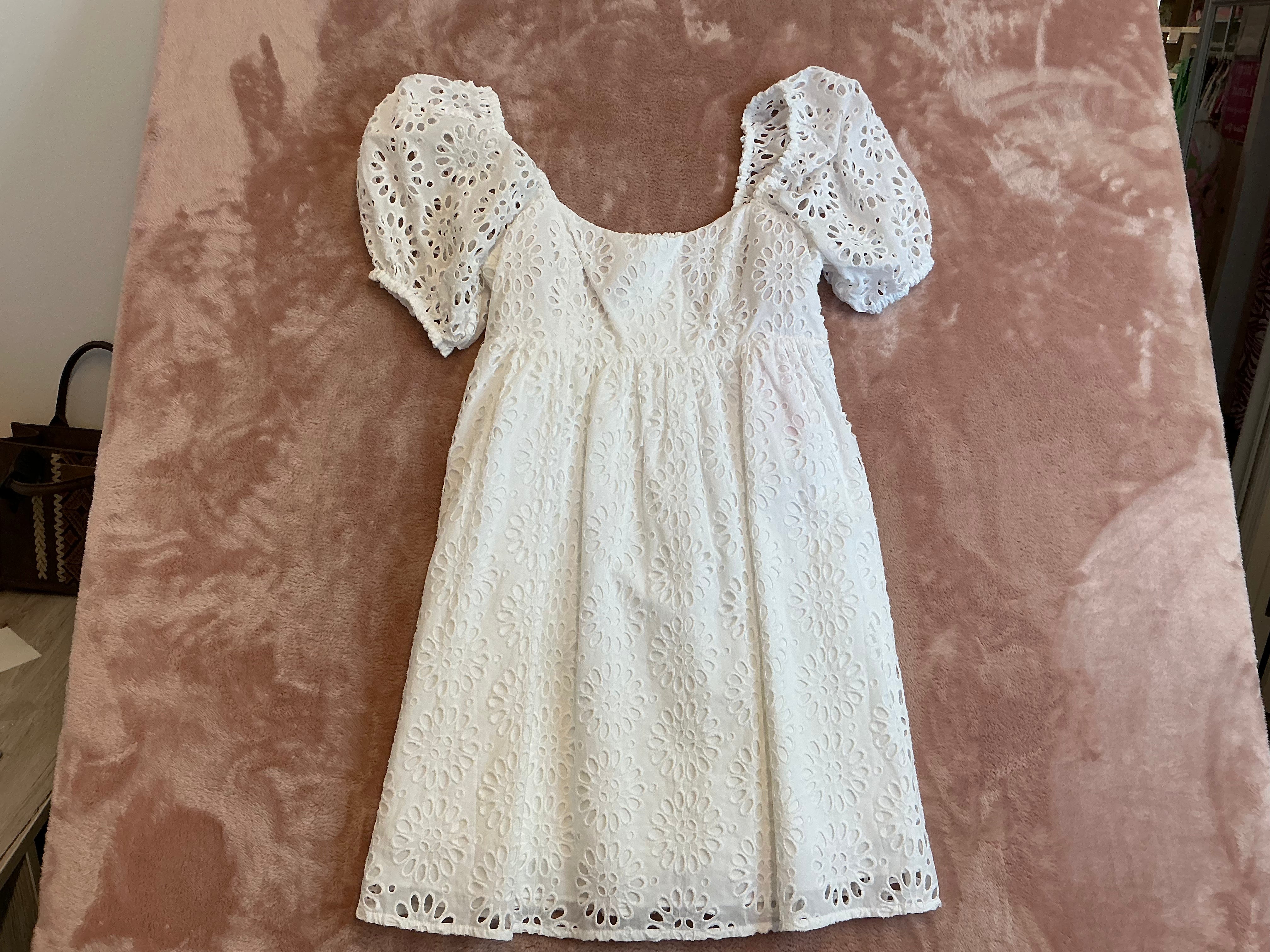 Lilly Pulitzer NWT Kay short sleeve eyelet dress resort white oversized pinwheel eye - Size 4