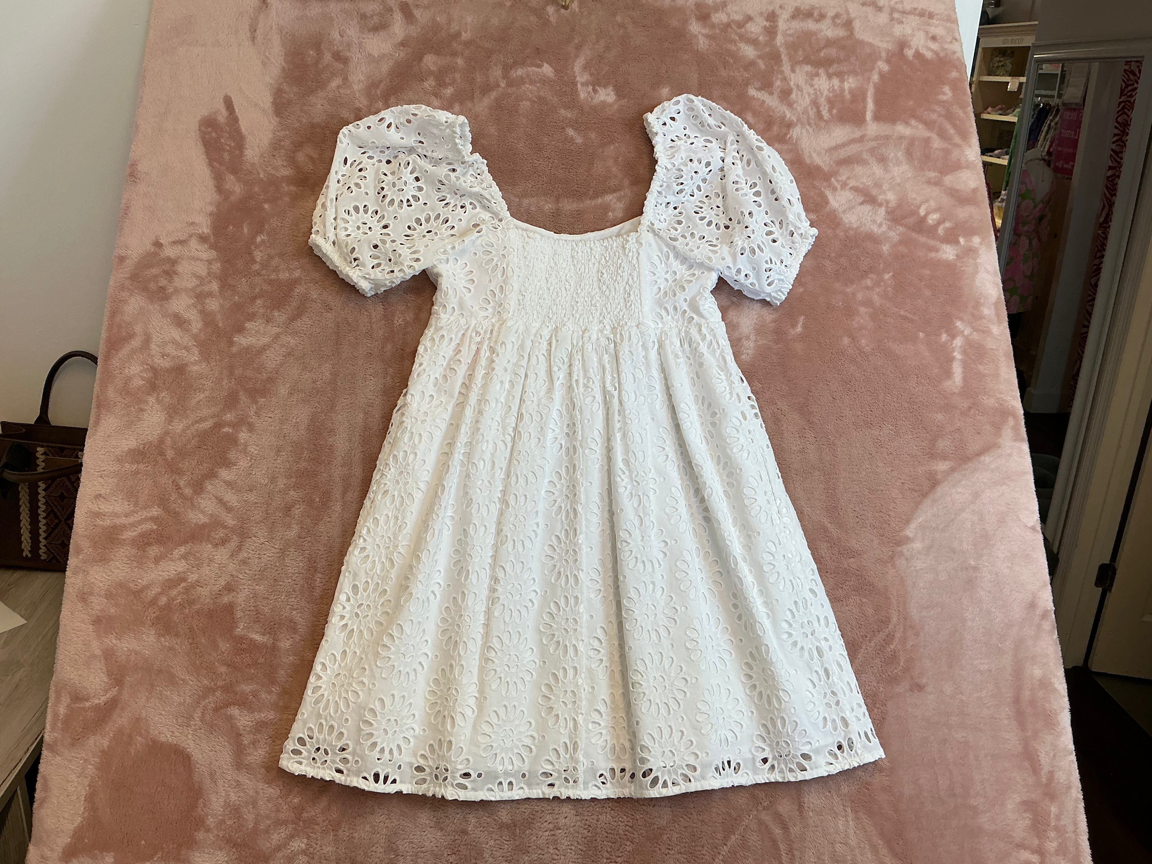 Lilly Pulitzer NWT Kay short sleeve eyelet dress resort white oversized pinwheel eye - Size 4