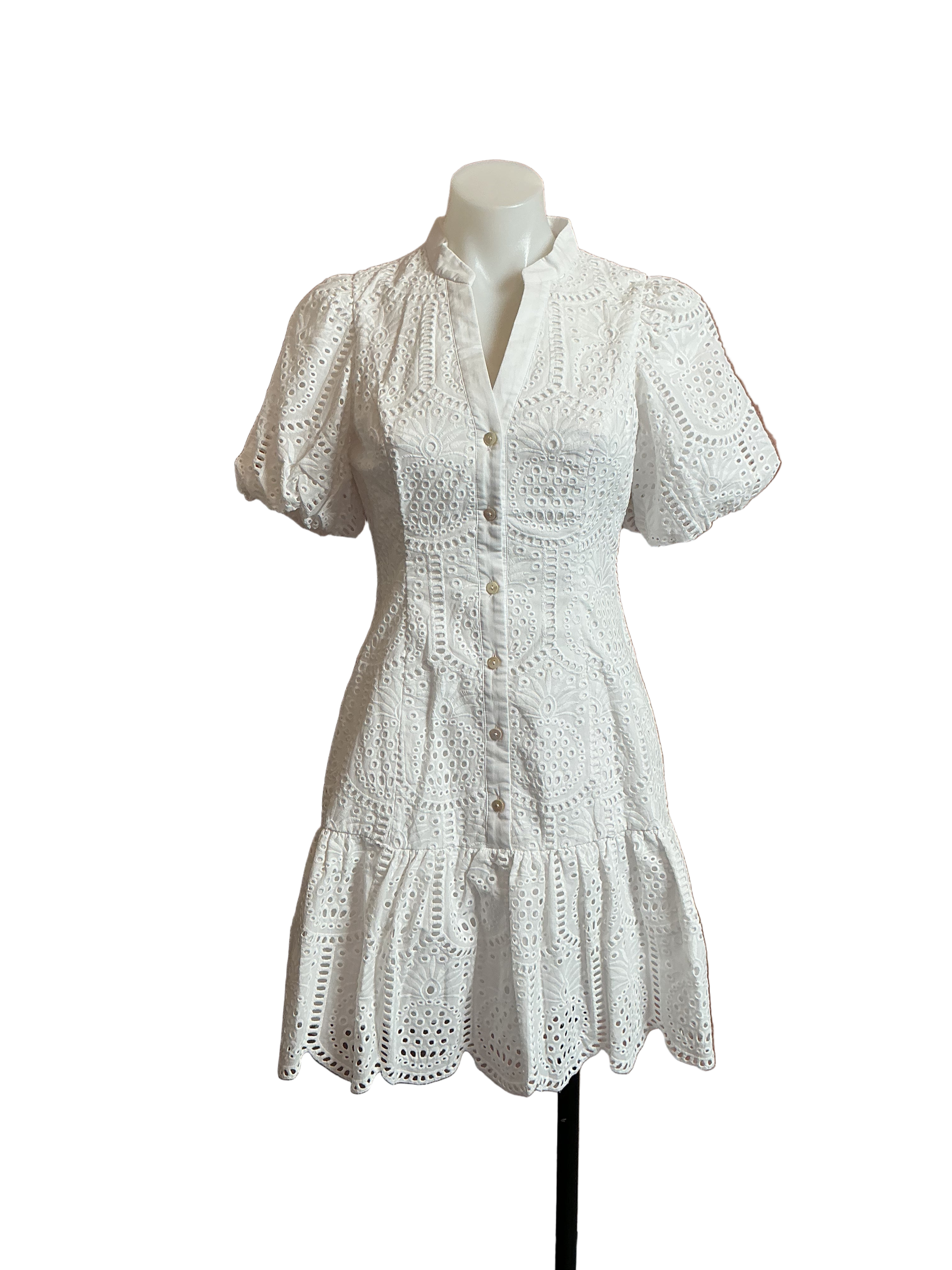 Lilly Pulitzer NWT Xylia dress in Resort White Pineapple Tile Eyelet- Size 00